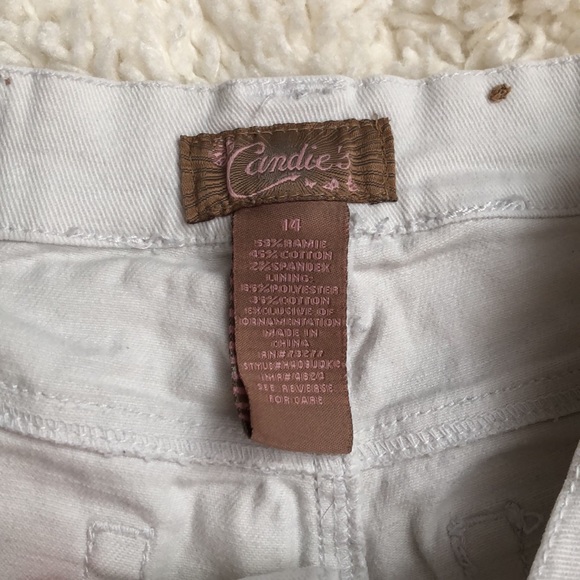 White jean shorts - needs new pants button - Picture 4 of 4